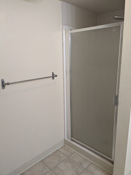 Building Photo - 3917 Altamont Dr