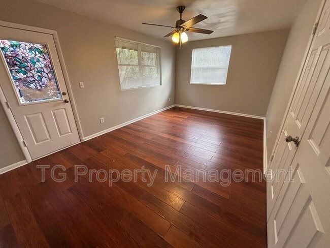 Building Photo - 1355 Lamanto Ave E