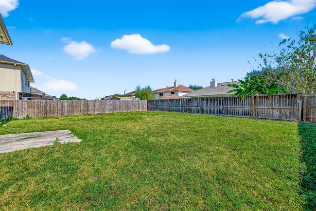 Building Photo - 2219 Mountshire Dr