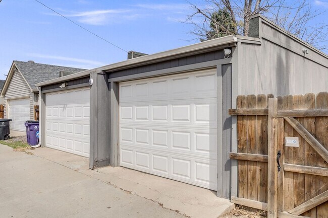 Building Photo - Charming 2BR House in Denver