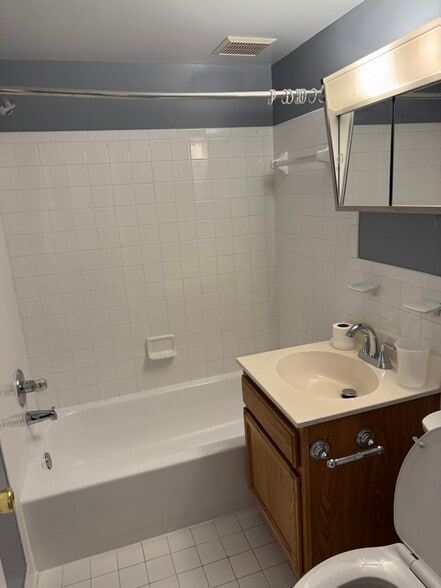 Building Photo - 11316 Cherry Hill Rd