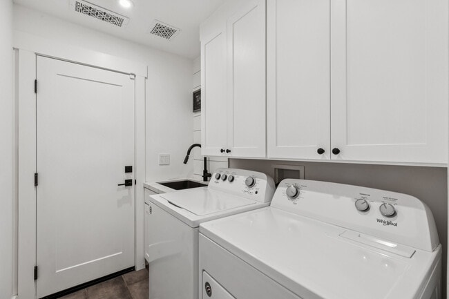 Building Photo - 1810 Quail Ct