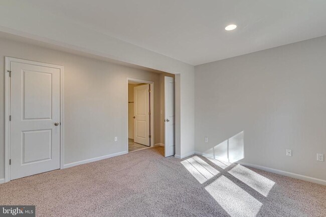 Building Photo - 101 Rubins Walk