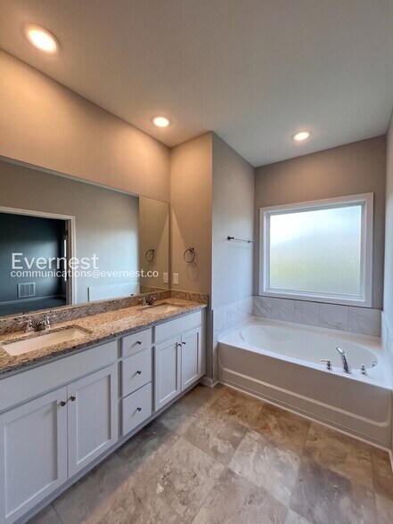 Building Photo - 1109 Prospect Ct