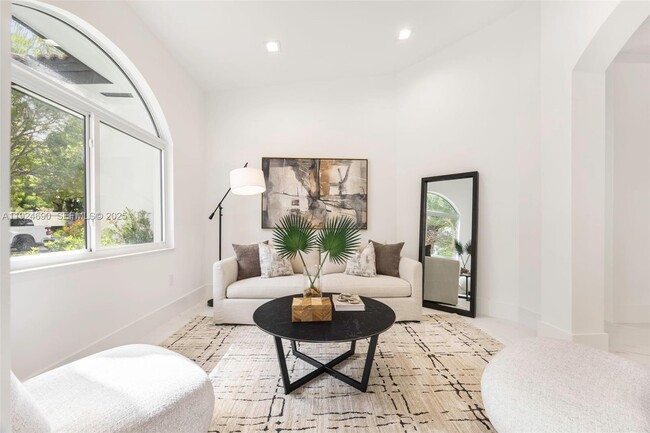 Building Photo - 6845 SW 52nd St