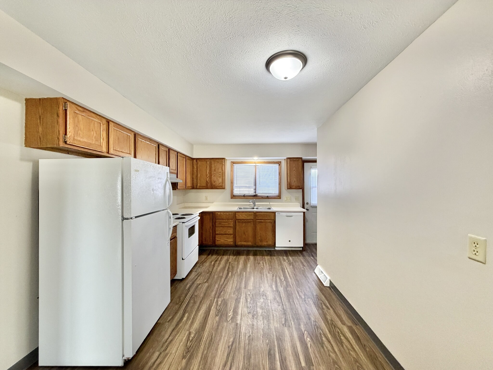 Building Photo - 2047 Colony Ct