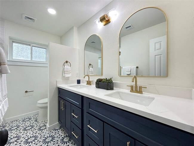 Building Photo - 9603 Philmont Dr