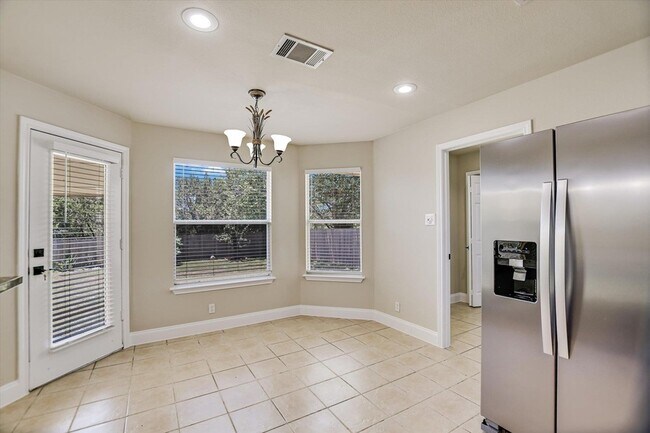 Building Photo - 8111 Hawick Dr