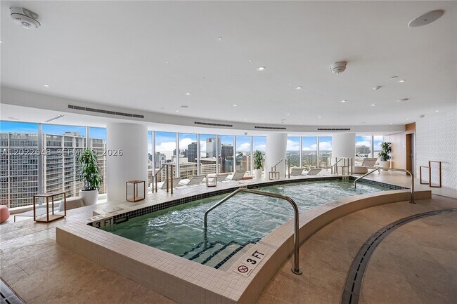 Building Photo - 300 S Biscayne Blvd