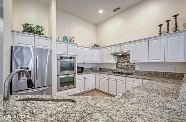 Building Photo - 8205 Bay Tree Ln