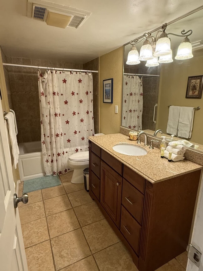 Building Photo - 1209 Pompano Ave