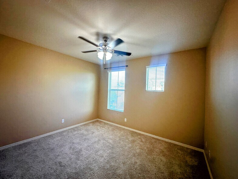 Building Photo - 4717 W Sweet Iron Pass