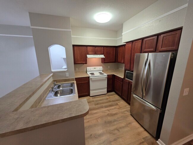 Building Photo - 2801 Chancellorsville Dr