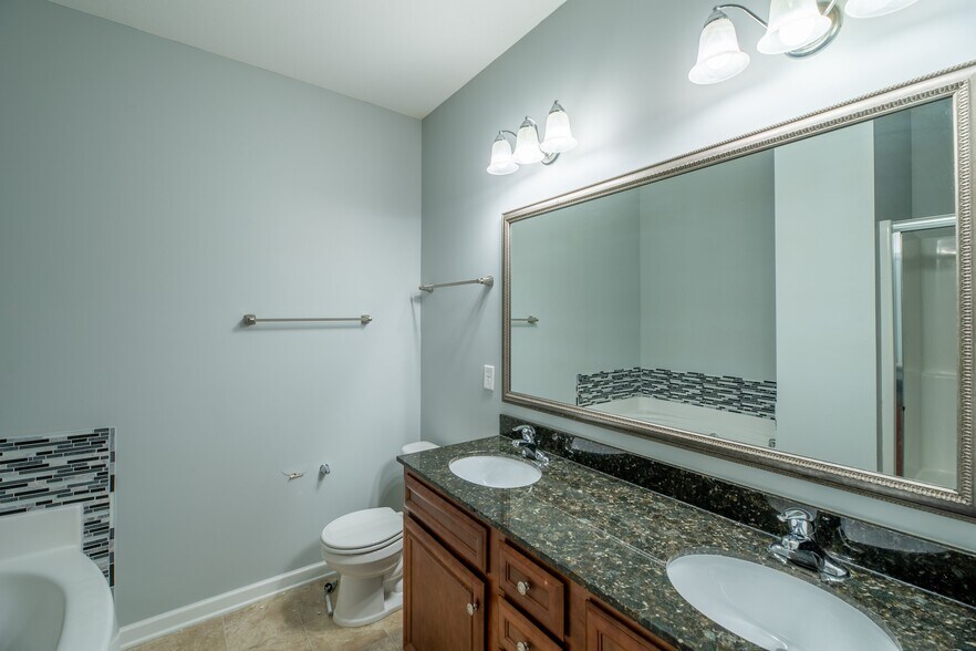 Building Photo - 808 Derby Downs Ct