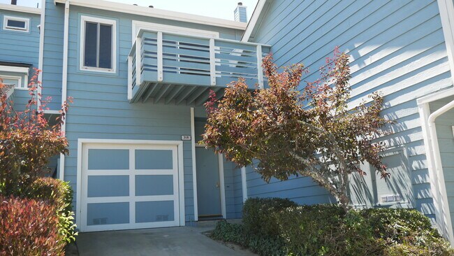 Building Photo - 318 Barbara Ln