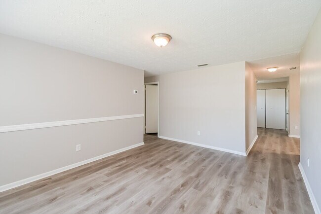 Building Photo - 5664 Minocqua St