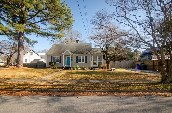 Building Photo - Precious 3-bedroom single-family Cape Cod