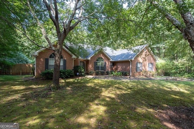 Building Photo - 235 Masters Dr