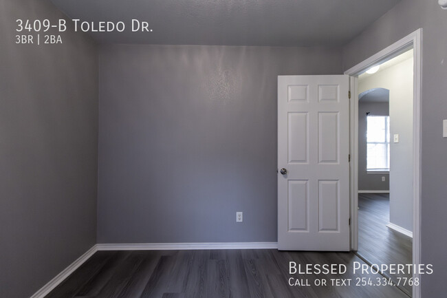 Building Photo - 3409 Toledo Dr