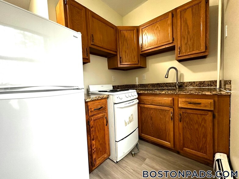 Building Photo - 16 Wait St