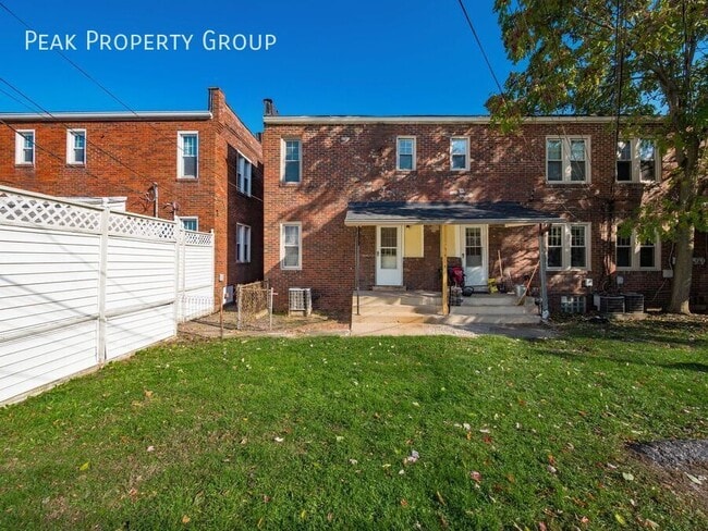 Building Photo - 1425 Northwest Blvd