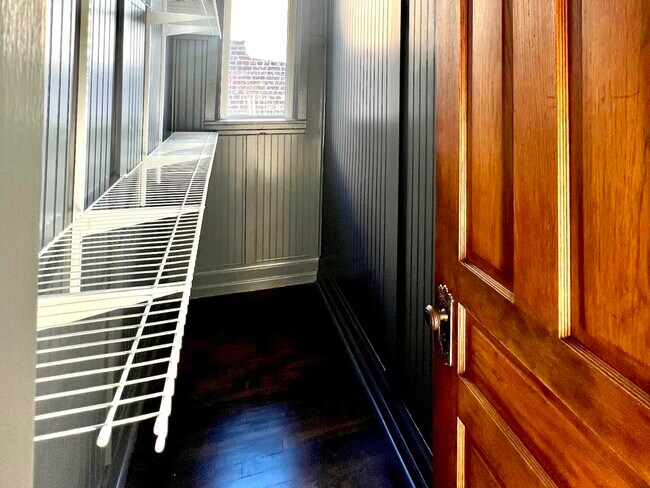 Building Photo - 2447 N Mozart St
