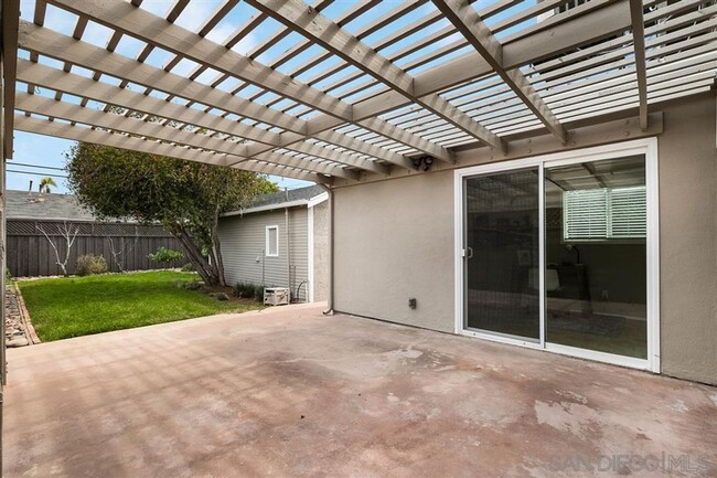 Building Photo - !!!CHARMING 4 BED 1 BATH HOME, DETACHED GA...