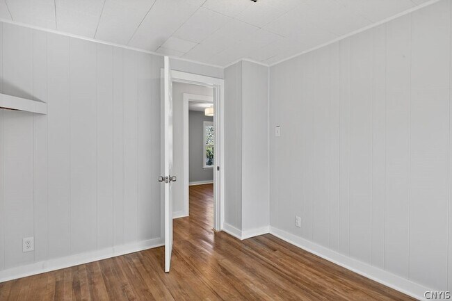 Building Photo - 423 Wendell Terrace
