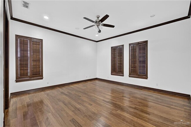 Building Photo - 3101 Santa Rita St