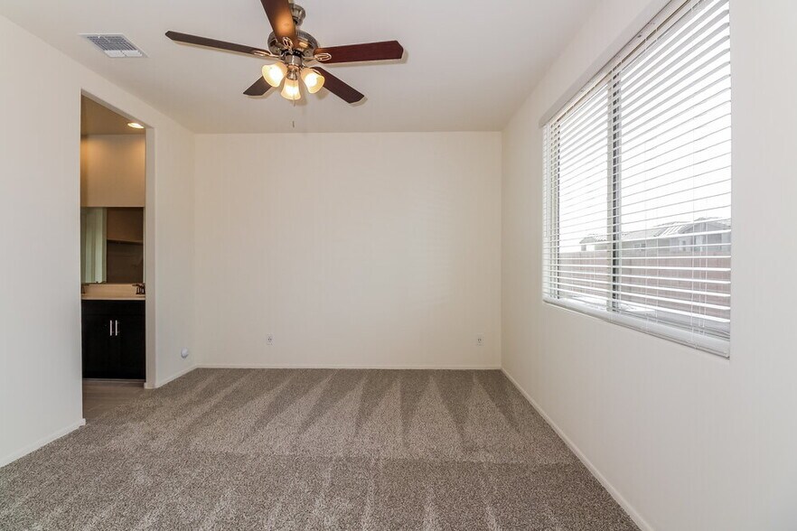 Building Photo - 11857 W Charismatic Dr