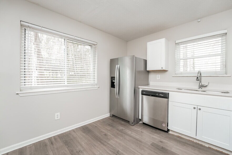 Building Photo - 5178 Scarbrough Ln