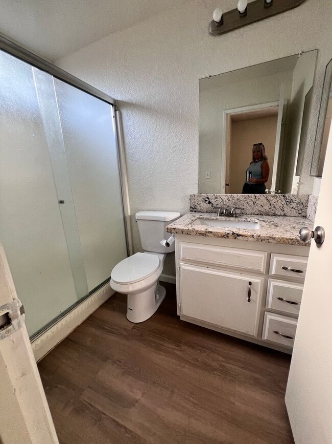 Building Photo - Pretty 3 bedroom 2 bath home in Modesto