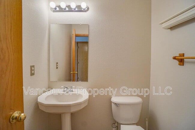 Building Photo - 6416 NE 163rd Ave
