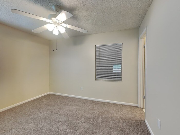 Building Photo - 216 Carla Ann Ct