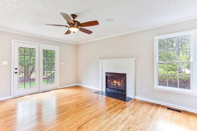 Building Photo - Coming Soon- 3 Bedroom and 2 Bath Home (Pe...