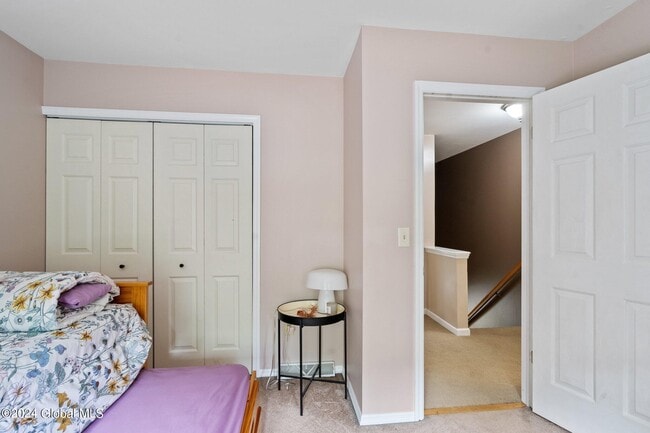 Building Photo - 9 Oxford Dr