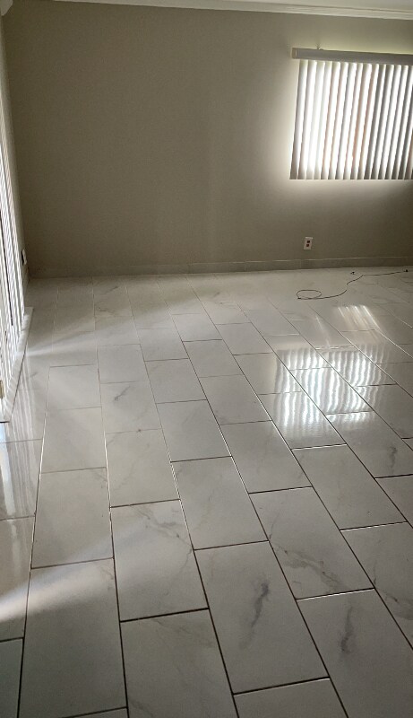 Building Photo - 121 San Remo Blvd