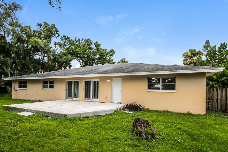 Building Photo - 2414 Davis Blvd