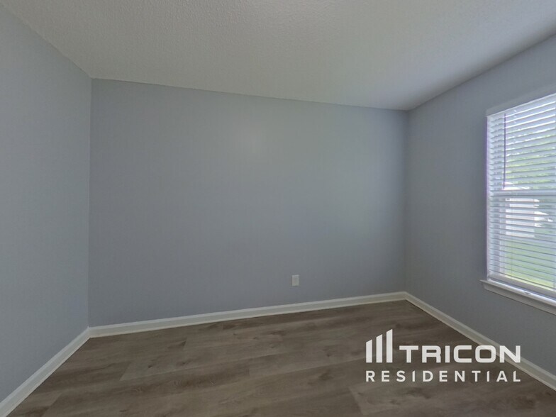 Building Photo - 3539 Oak Leaf Ct