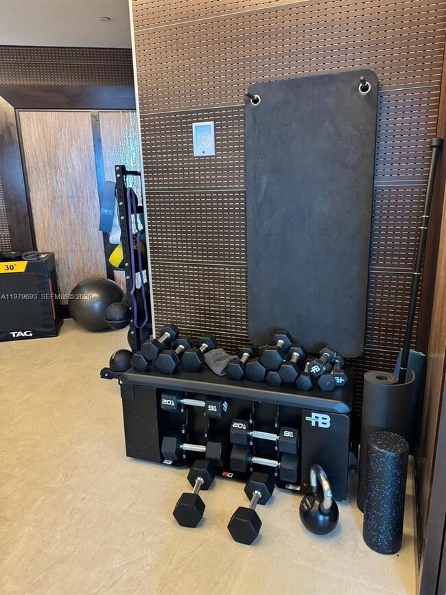 Building Photo - 200 Biscayne Blvd Way