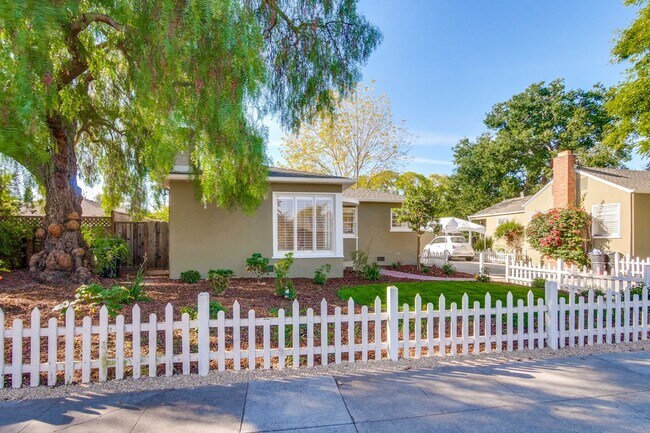 Building Photo - Wow! What a Great Home! Available Soon!