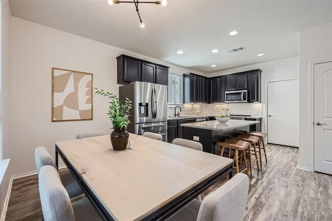 Building Photo - 10504 Abana Way