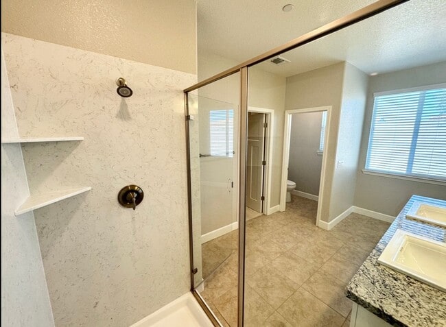 Building Photo - Beautiful home in Springlake!!