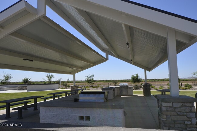 Building Photo - 1306 W Sparrow Dr