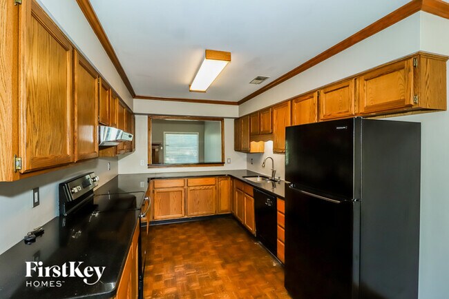 Building Photo - 8861 Fairway Gardens Dr