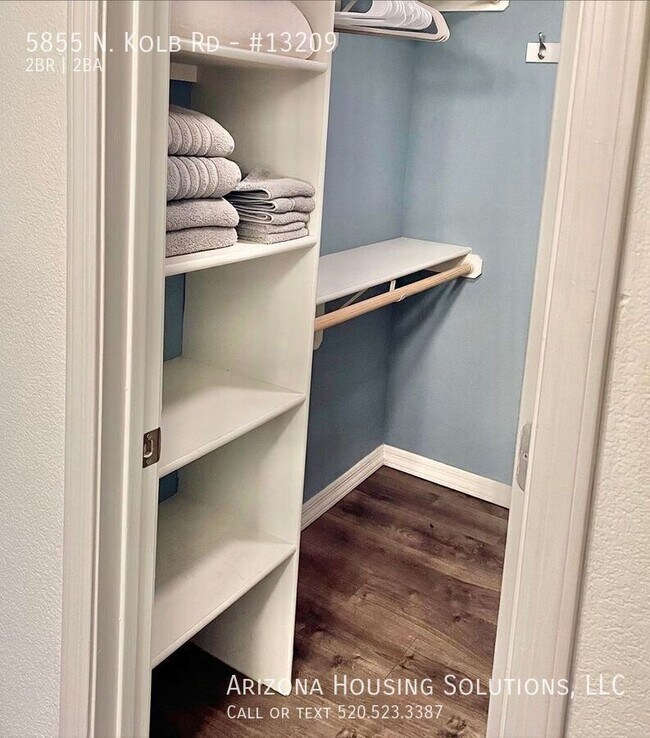 Building Photo - 5855 N Kolb Rd