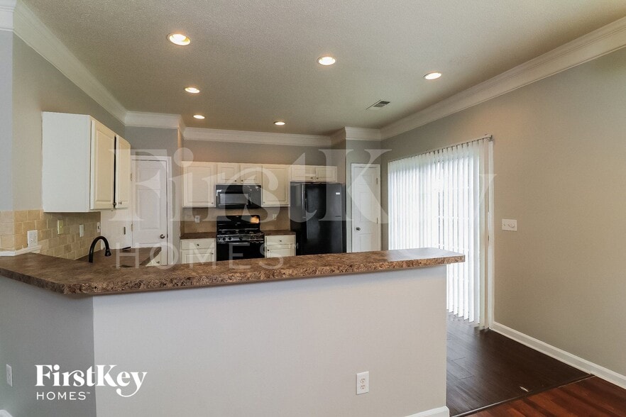 Building Photo - 1658 Heyford Cir NW