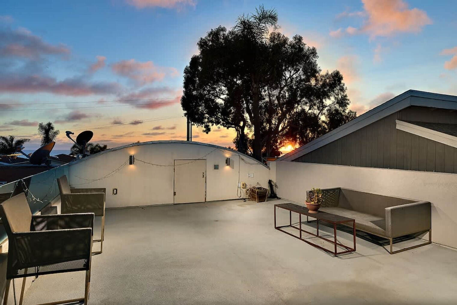 Building Photo - 2310 Edinburg Ave