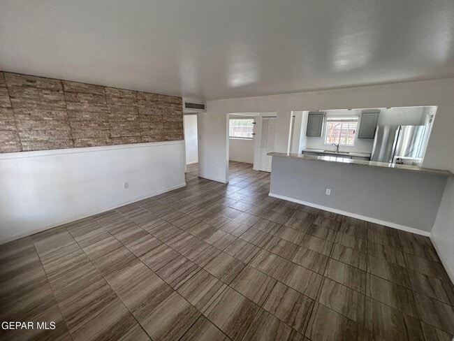 Building Photo - 960 Burgess Dr