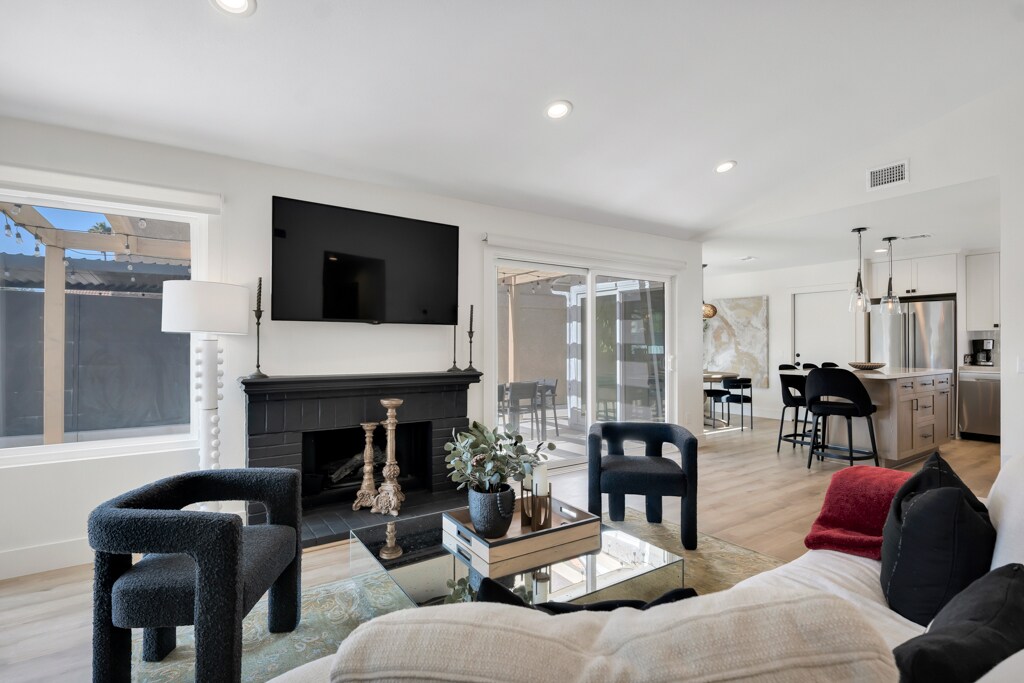 Building Photo - 15290 Bambi Ct